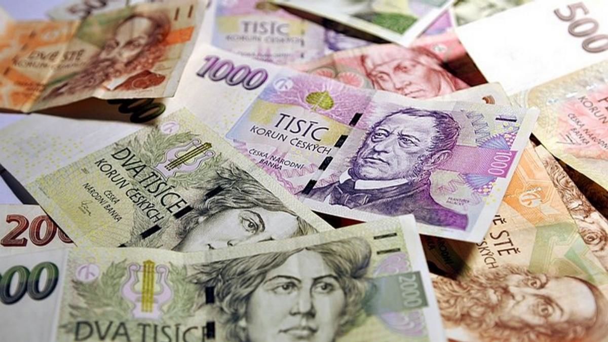 В Чехии хотят заморозить зарплату чиновникам и депутатам, чтобы поднять медикам и учителям.