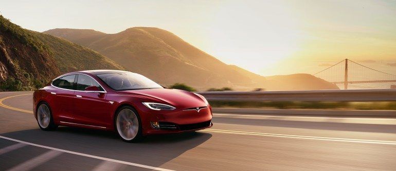 Tesla рассчитывает "отгрузить" рекордное количество электромобилей.