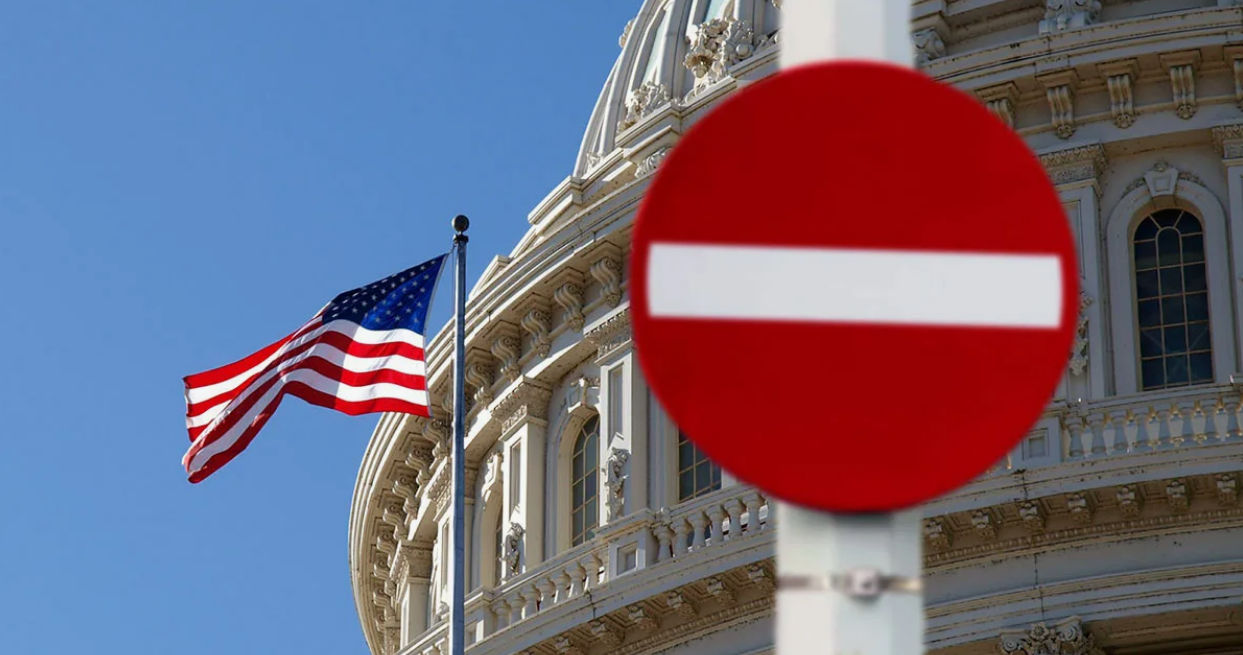 США ввели санкции против почти 400 компаний и физлиц.