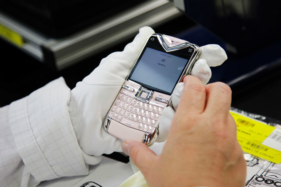 Производство luxury-смартфонов Vertu закрывается.