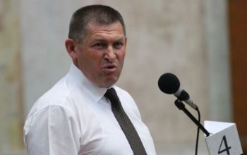 Ar trebui Prim-ministrul să se gândească ce face