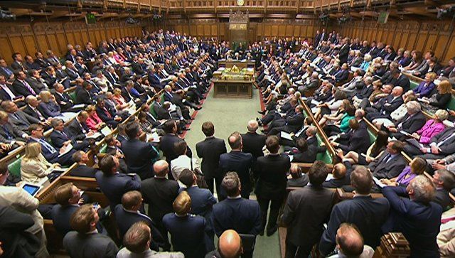 Британских парламентариев уличили в попытках смотреть порно на работе.