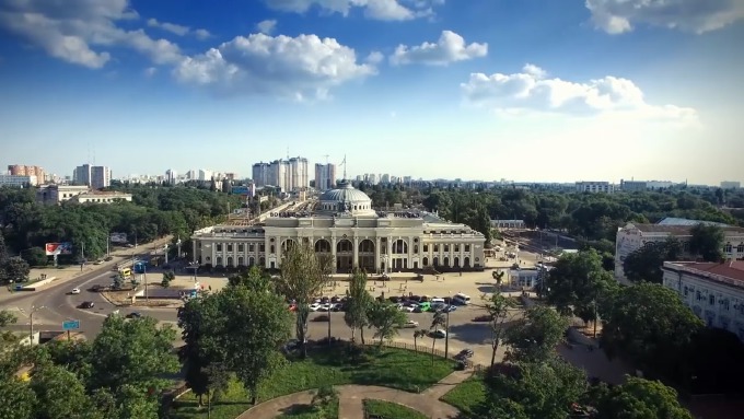 В промо-ролике показаны наиболее впечатляющие виды города.