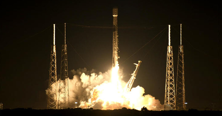 SpaceX вывела на орбиту 48 спутников Starlink.