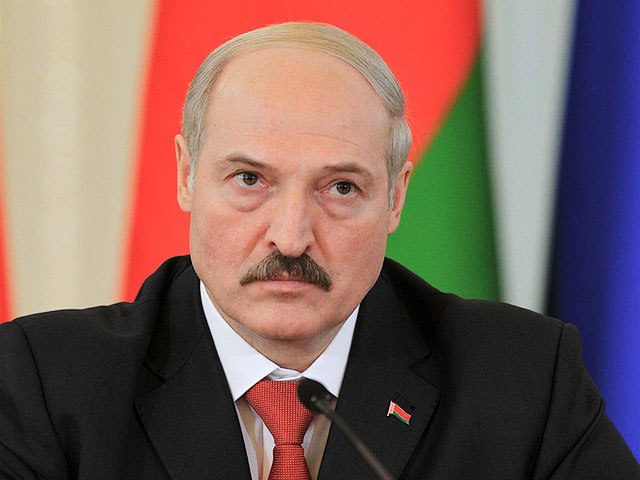 Лукашенко призвал правительство перестать молиться на Россию и заняться поиском новых рынков сбыта.