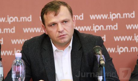 Нэстасе призвал всех прийти на протест, который пройдет в воскресенье, в 11:00.