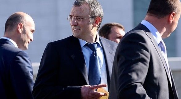 Potrivit Nice-Matin, Kerimov este unul dintre cei mai mari proprietari de imobile de pe Coasta de Azur. 