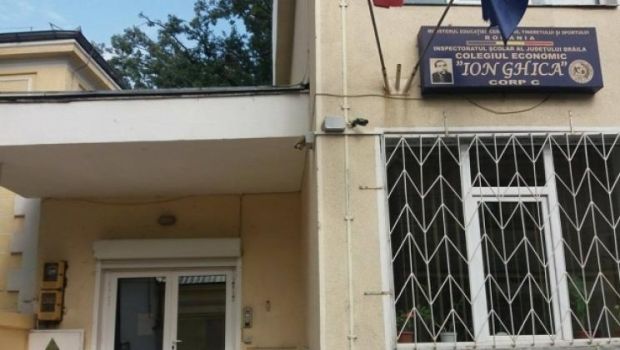 Un elev şi-a tăiat venele în timpul orelor de curs.