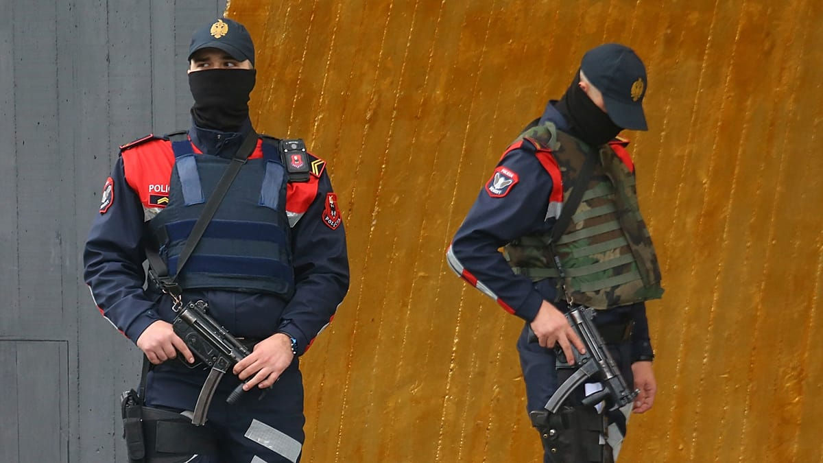 Албания приведена в состояние боевой готовности после предупреждения США.