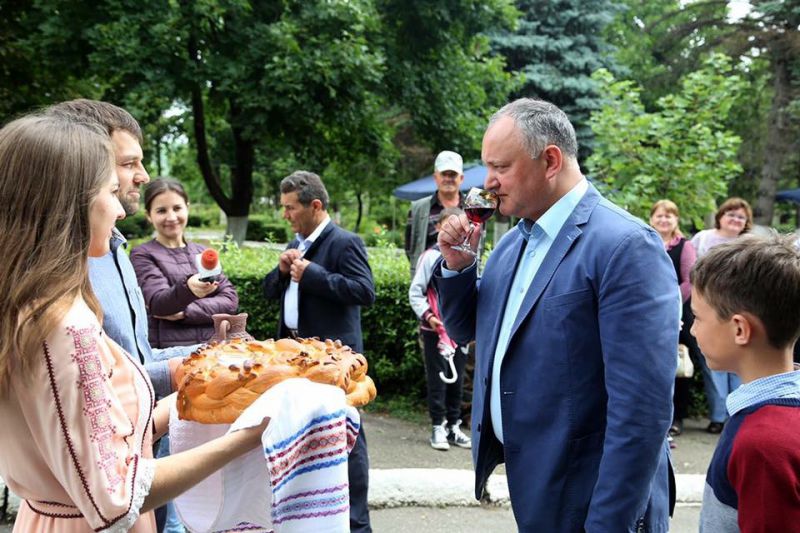 Ce a făcut Dodon în acest weekend în satul natal: Voi susține astfel de evenimente. Foto: presedinte.md