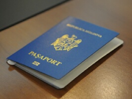 Cetățeanul în vârstă de 39 de ani, cu dubla cetățenie, a Republicii Moldova și a României, intenționa să părăsească țara. 