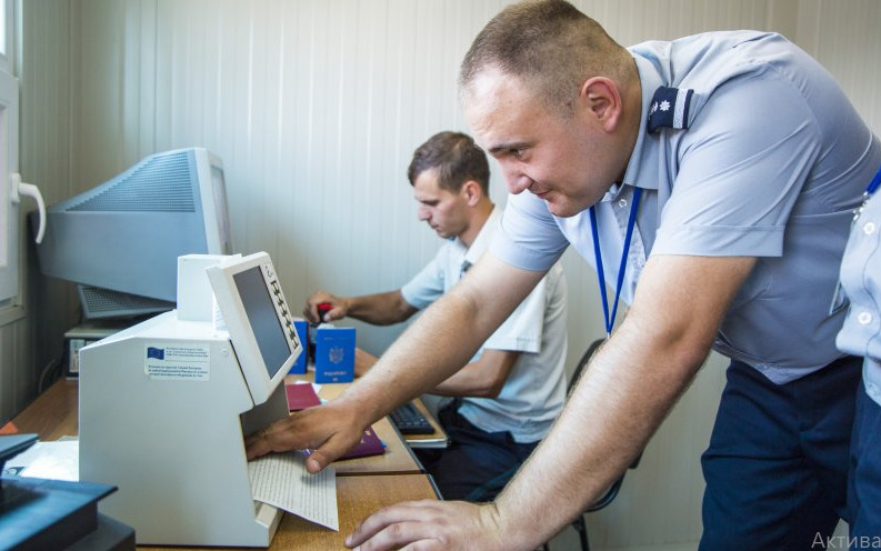 Иностранец пытался въехать в Молдову по поддельному документу.