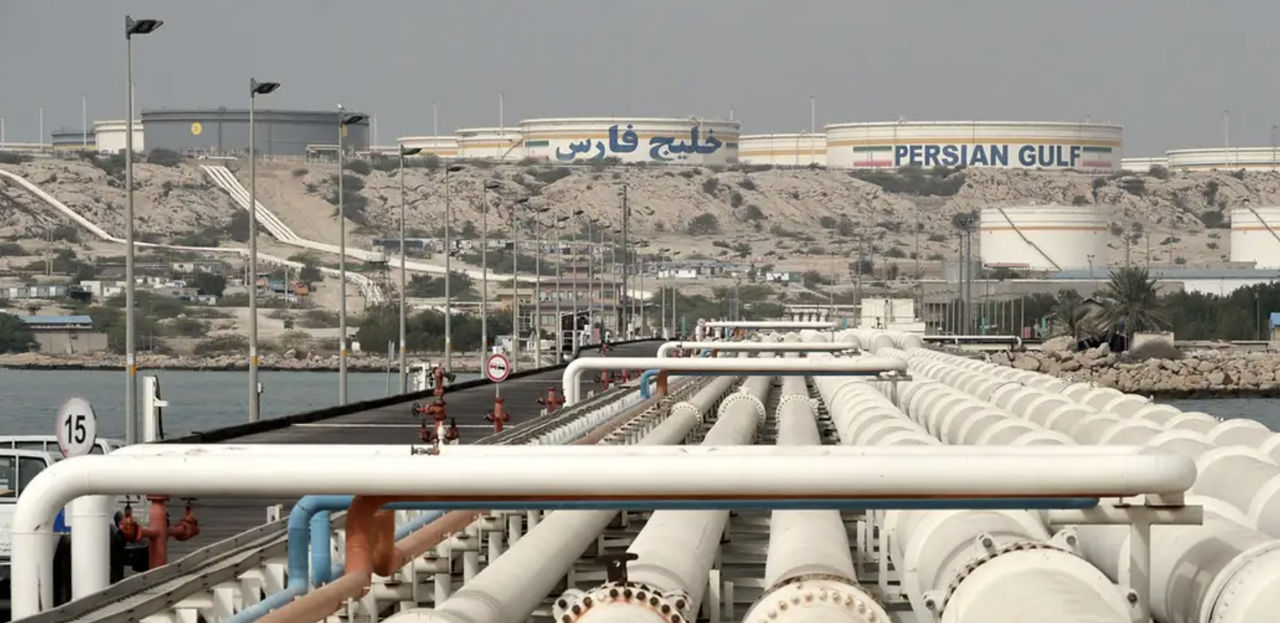 Iranul a amenințat SUA cu atacuri asupra obiectivelor petroliere și gaziere din regiune.