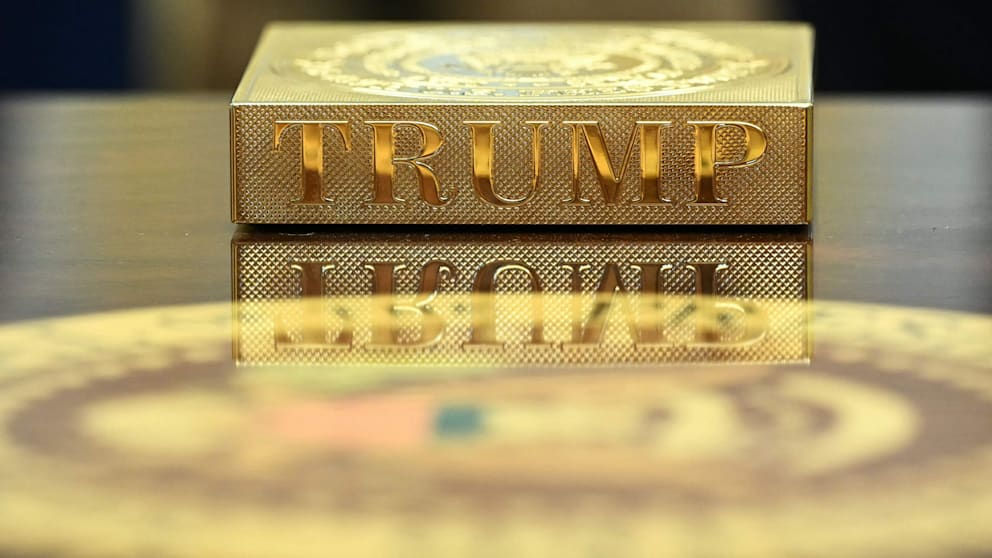 Дональд Трамп позолотил Белый дом: чтобы было роскошно, как в Mar-a-Lago.