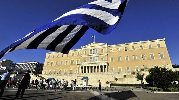 Парламент Греции провалил вотум недоверия правительству.