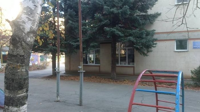 Сотрудников столичного детсада № 185 обвинили в жестоком обращении с детьми.