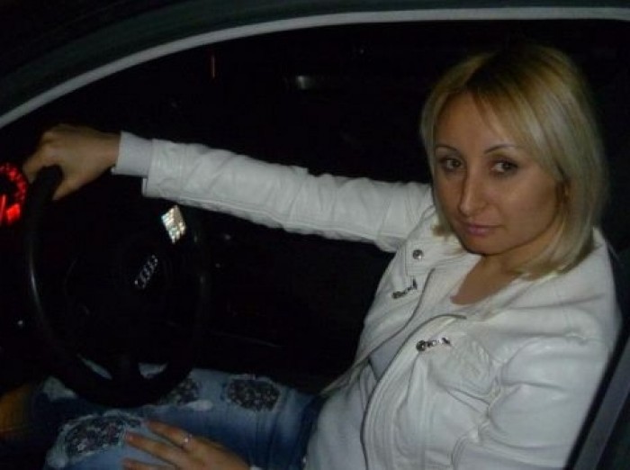 Potrivit presei belaruse, cele două femei au coborât prin fereastră pe o funie, în timp ce răpitorii dormeau.