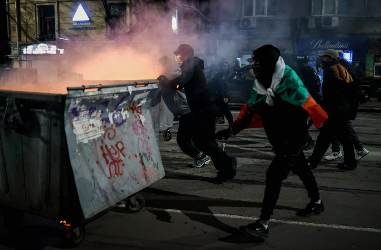 Protestele împotriva proiectului de buget din Bulgaria s-au transformat în revolte.