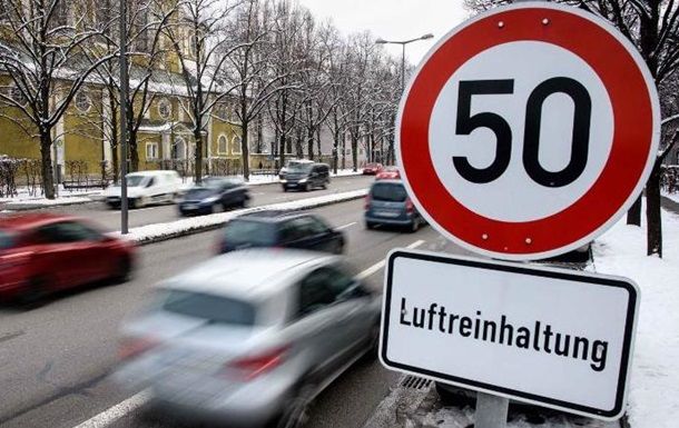 В Германии тинейджер лишился прав через 49 минут после их получения.