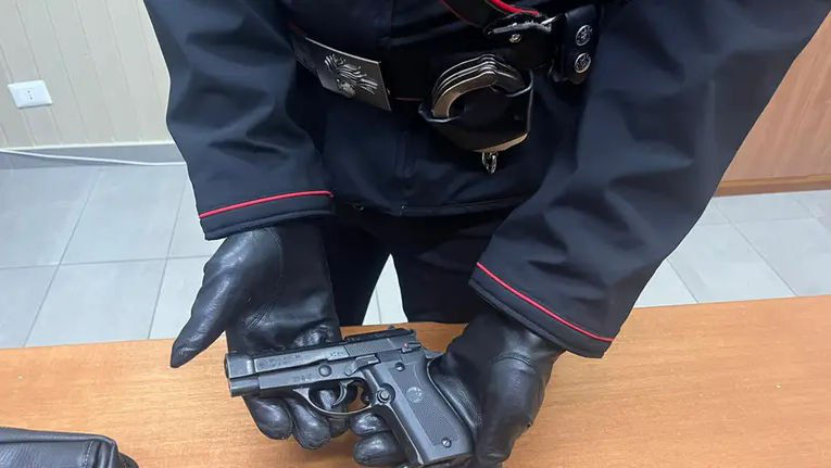В Италии задержали молдаванина, ради забавы стрелявшего по соседским окнам.