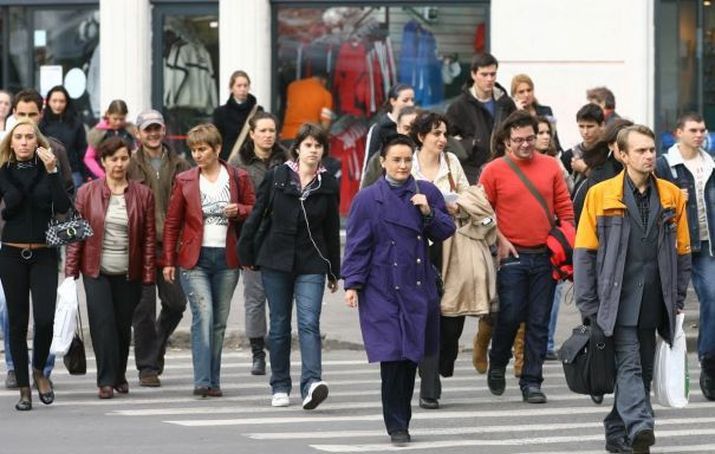 Doar o treime dintre moldoveni știu care e singura sursă a puterii în stat. 