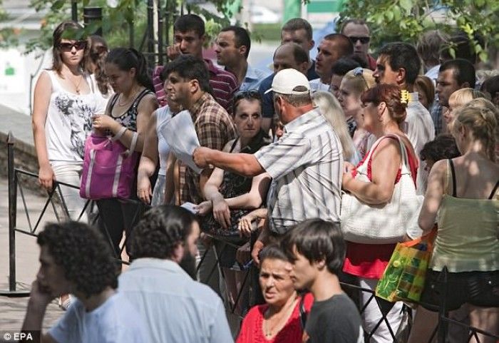 Daily Mail: 7.000 moldoveni, în Marea Britanie pe ușa din spate