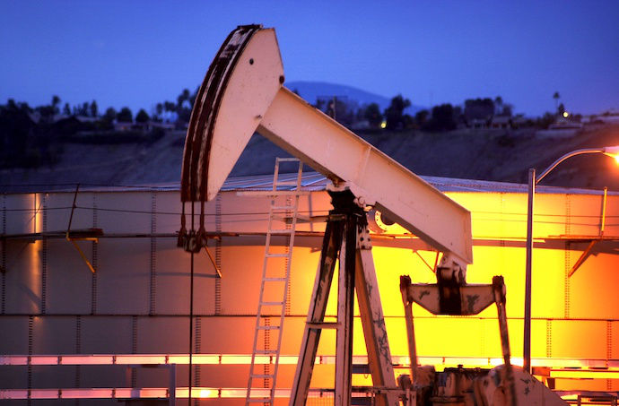 Цена нефти марки Brent опустилась ниже $83 за баррель.