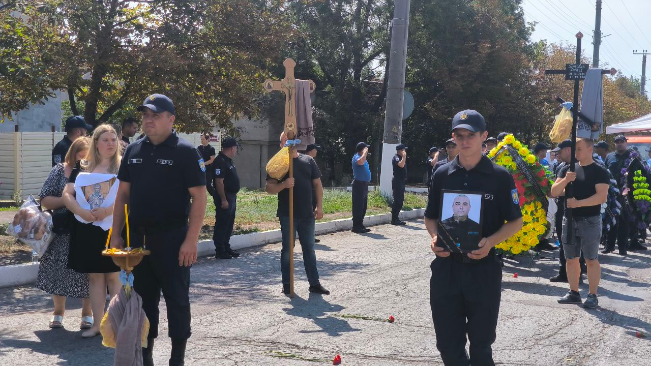 Pompierul decedat Denis Timohin a fost petrecut pe ultimul drum.