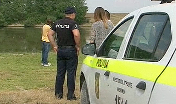 Спасатели пока не нашли его труп, поиски продолжаются и сегодня.  