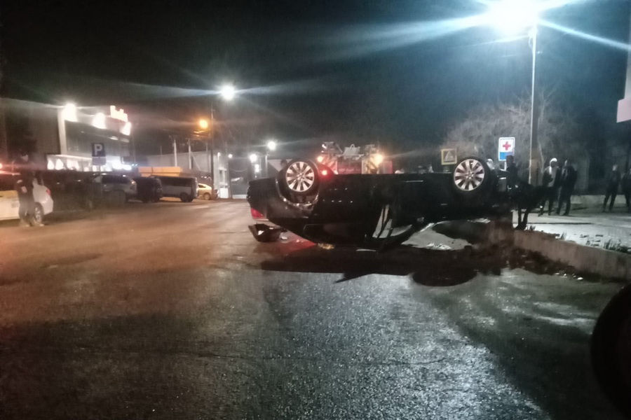 В результате ДТП в Вулканештах перевернулся автомобиль.