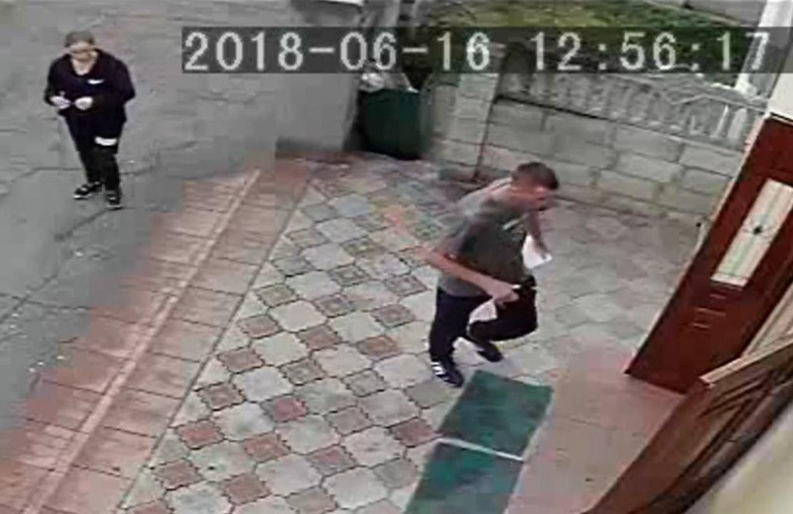 Водителя такси задержали, правоохранители просят граждан помочь выявить основных подозреваемых.  
