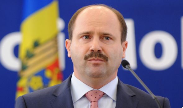 Vicepremierul şi ministrul în exercițiu al Economiei consideră că Moldova "bate pasul pe loc şi rezultatele vizibile ale politicii economice lipsesc".  