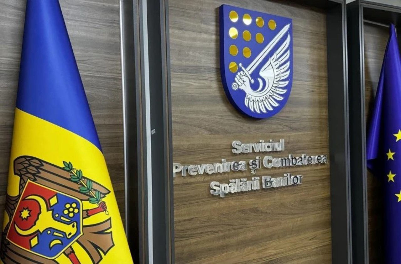 Serviciul de Prevenire și Combatere a Spălării Banilor introduce funcția de ofițer de informații financiare.