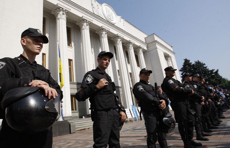 Полиция, которая приходит на смену милиции, войдет в структуру МВД.