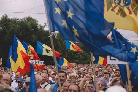 На протесте слишком мало молодежи. Это отличает случившееся 6 сентября от предыдущих событий.