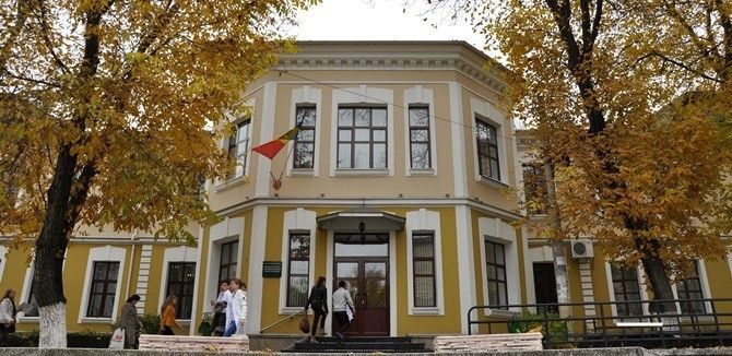 Учеба по специальности "Общая медицинская помощь" будет длиться 4 года и уже включена в план приема на лето 2018 года. Фото: tvrmoldova.md.