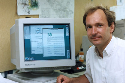 Бернерс-Ли представил проект WWW на рассмотрение руководства 12 ноября 1990 года.
