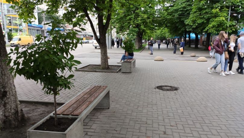 На Ботанике обустроили сквер и парковочные места.