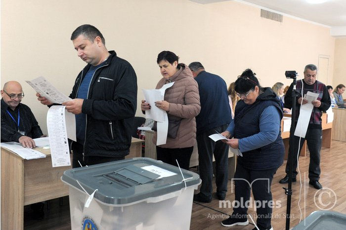 Во втором туре выборов в Молдове могут продолжить работу прежние наблюдатели.