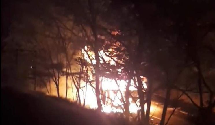 Грузовик из Республики Молдова с шоколадными батончиками полностью сгорел в населенном пункте Морэрешть в уезде Вылча. 
