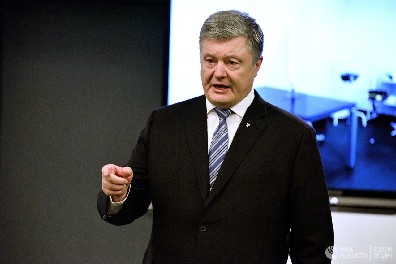 Украинская группа "1+1 медиа" подала иск против Порошенко.