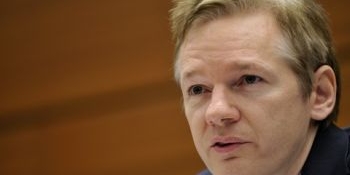 Curtea Supremă a Marii Britanii a respins apelul fondatorului Wikileaks faţă de decizia de extradare în Suedia. 