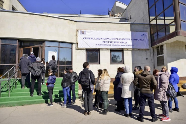 Ежедневно 350-400 беженцев обращаются за помощью в Центр "Patria Lukoil".