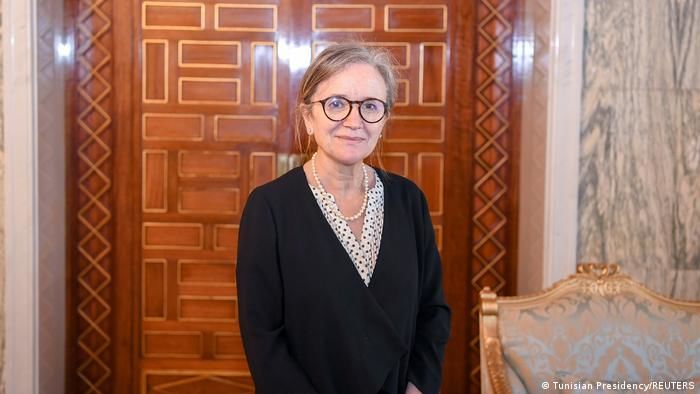 Правительство Туниса впервые возглавила женщина.