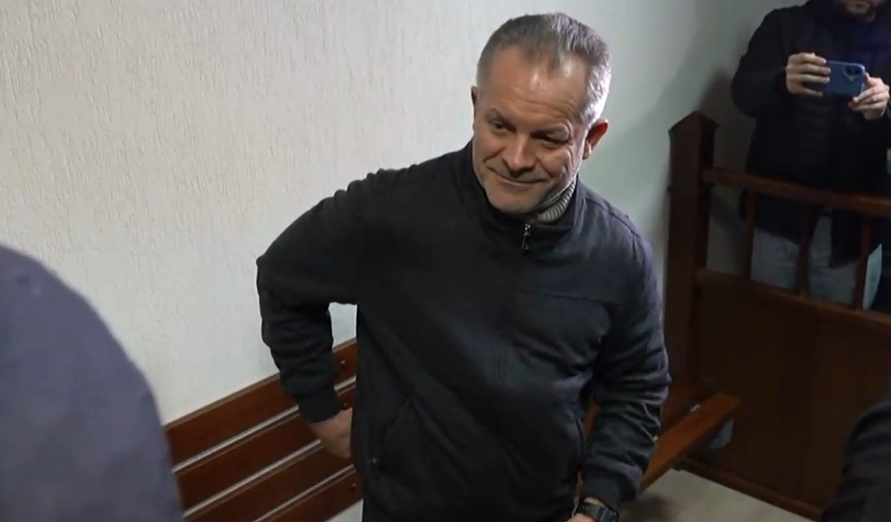 Ședința în dosarul Plahotniuc continuă: Fostul lider PDM, adus din nou în fața magistraților.