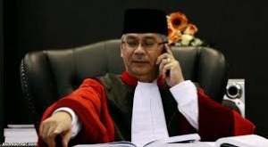 Președintele Curții Constituționale din Indonezia, Akil Mochtar, a fost arestat, fiind implicat într-un scandal imens de corupție.