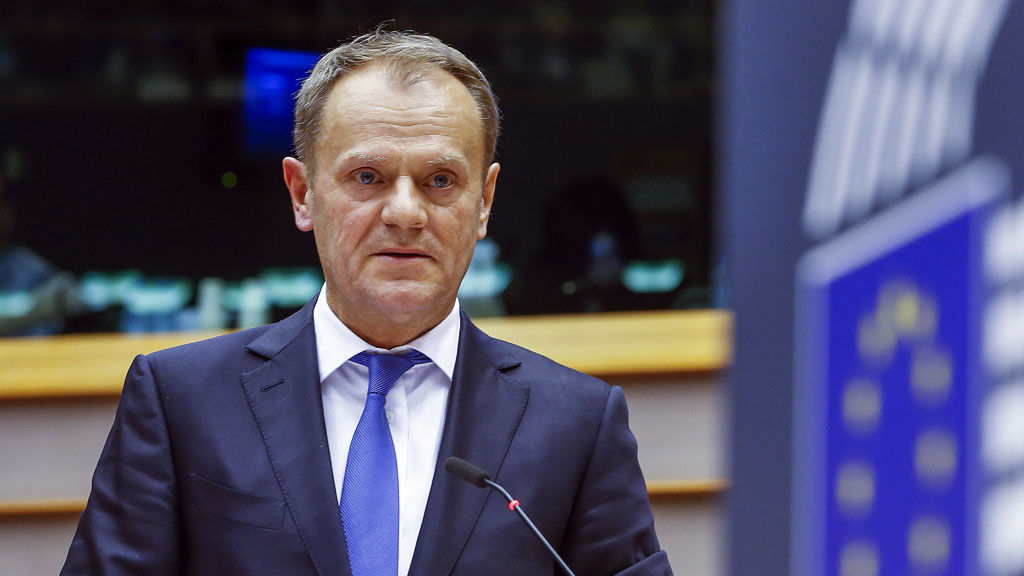 Туск заявил о решении ЕС продлить санкции в отношении России.