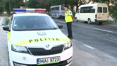 Cinci echipe ale Inspectoratului Naţional de Patrulare au efectuat verificări la intrările în Chişinău.