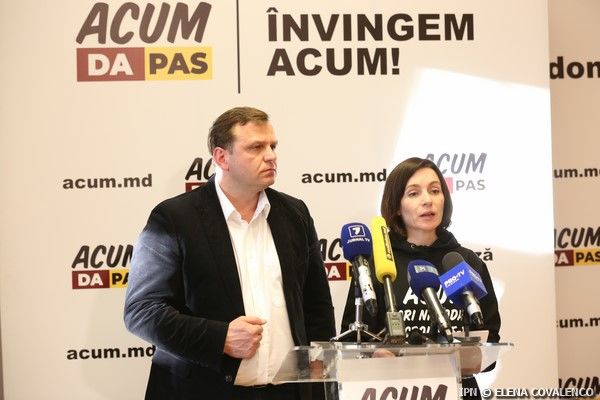 Майя Санду выразила надежду, что эта двойственность власти скоро закончится, и все прояснится в ближайшие дни.