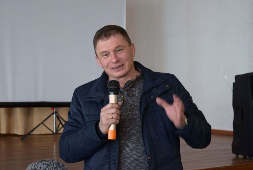 Жалобы Манола о подкупе избирателей основываются на сказанном в соцсетях.